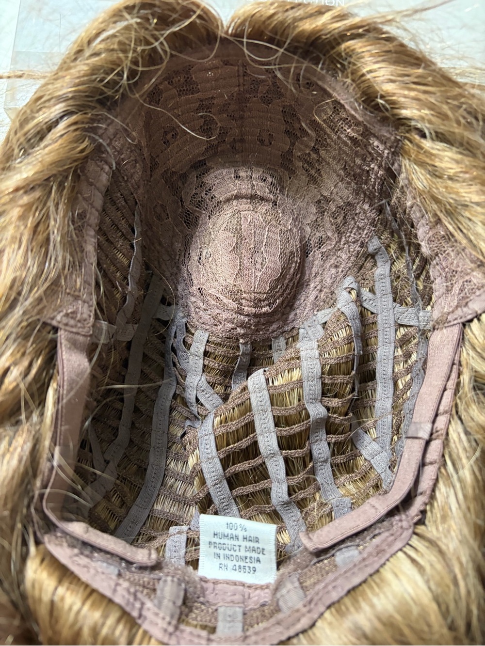 Wig hair - Picture 3 of 6